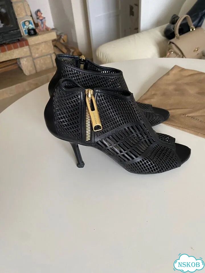 Туфли, босоножки Burberry фото 2