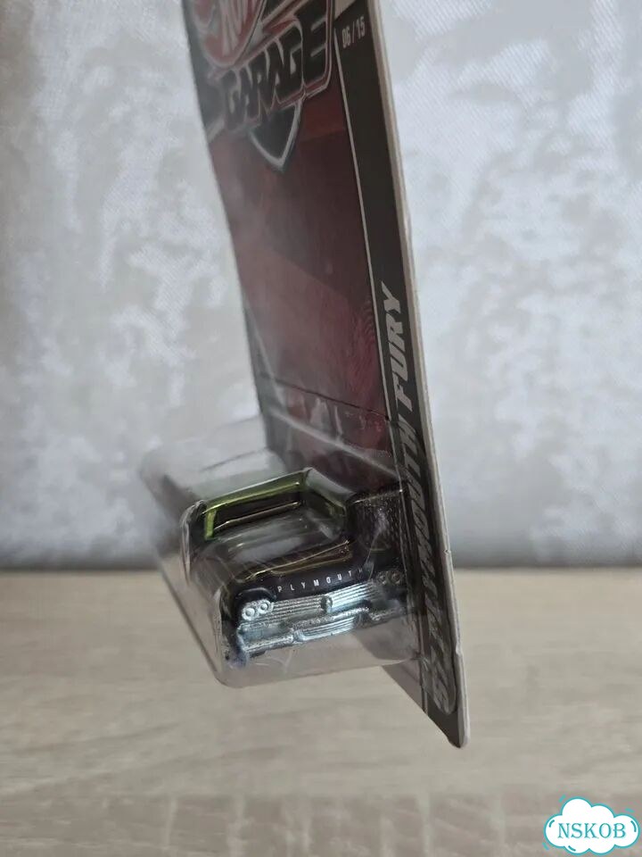 Hot wheels Premium Plymouth fury фото 3