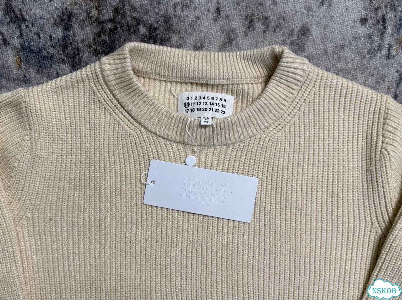 Свитер Maison Margiela бежевый фото 3
