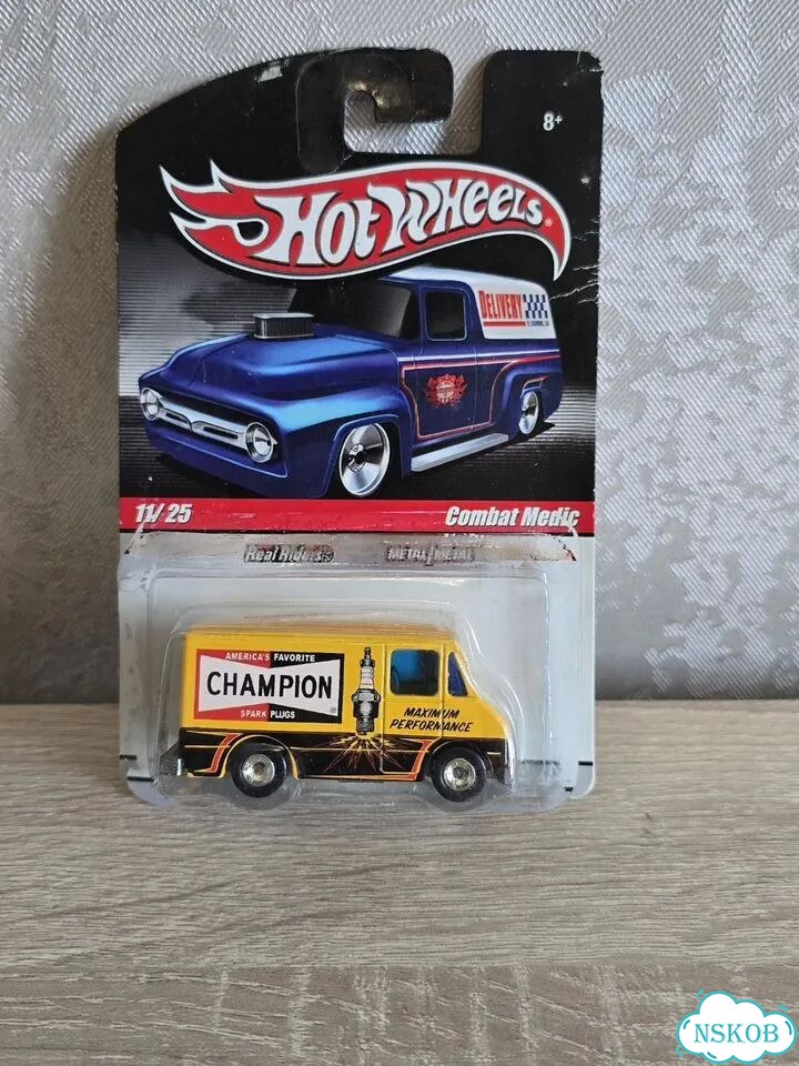 Hot wheels Premium combat medic фото 1