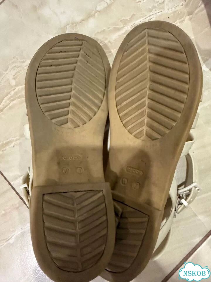 Сандалии crocs фото 6