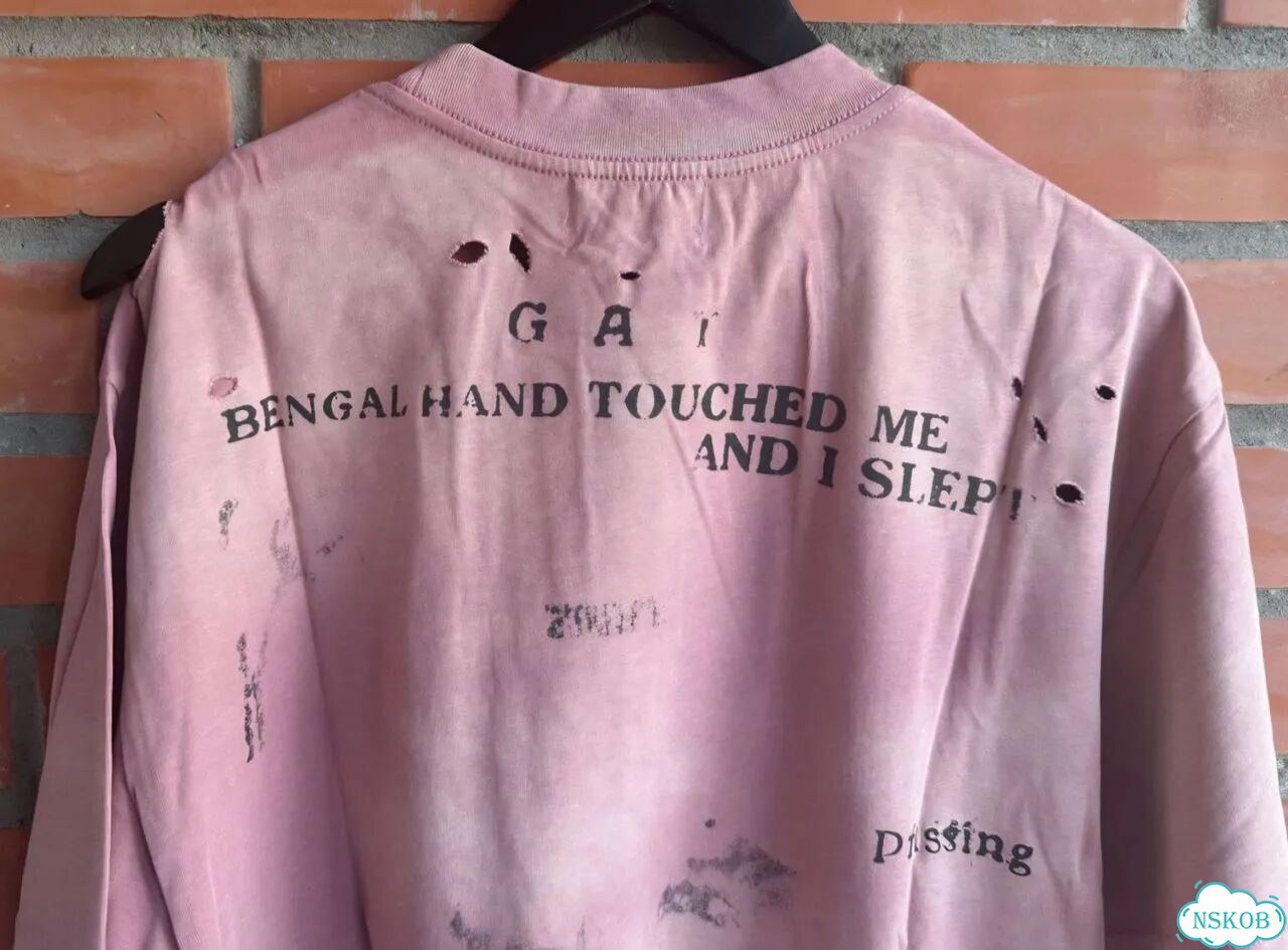 Футболка enfants rches deprimes pink фото 4