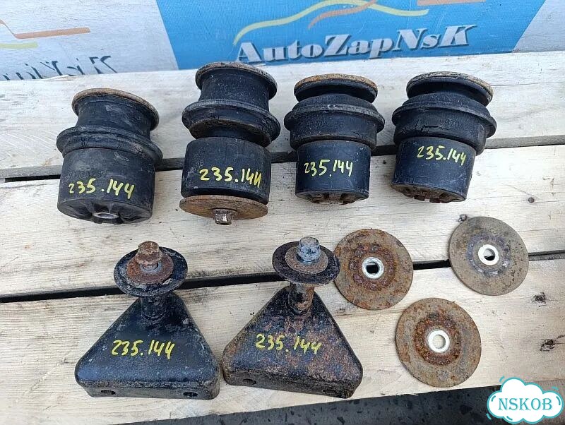 Подушка кузова Mitsubishi L200 фото 1