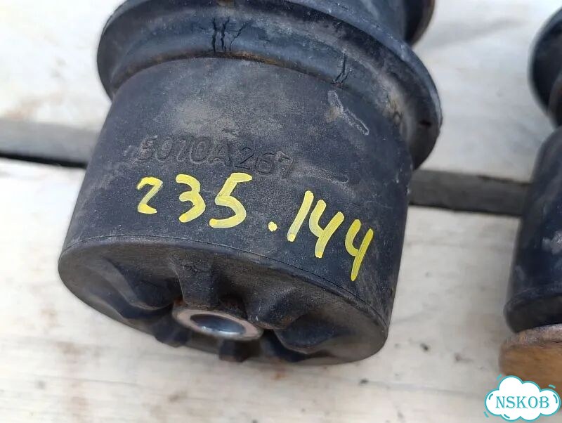 Подушка кузова Mitsubishi L200 фото 2