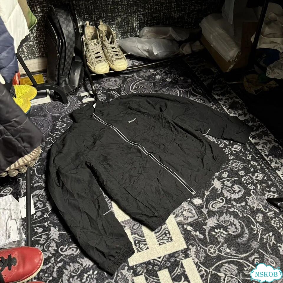 Ветровка reebok оригинал нейлоновая фото 1