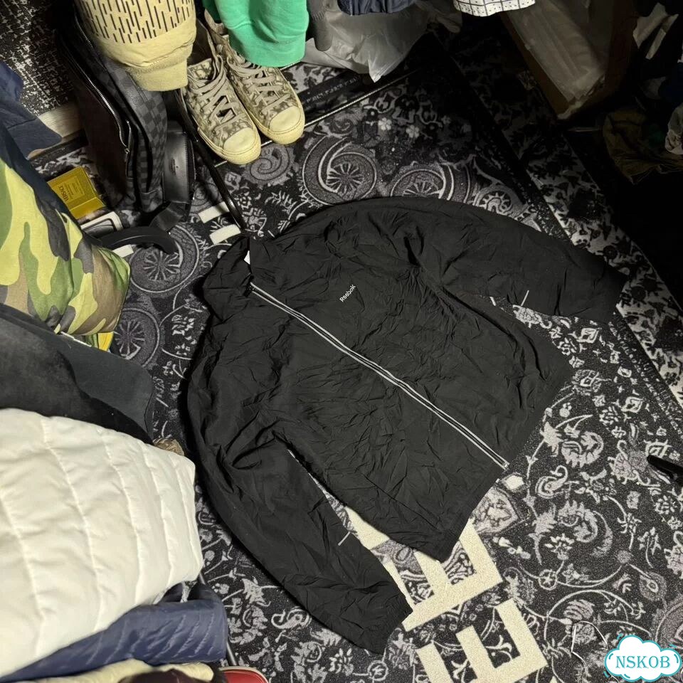 Ветровка reebok оригинал нейлоновая фото 2
