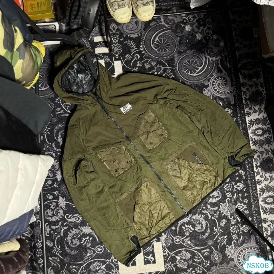 Ветровка Nike drill оригинал очень крутая фото 2