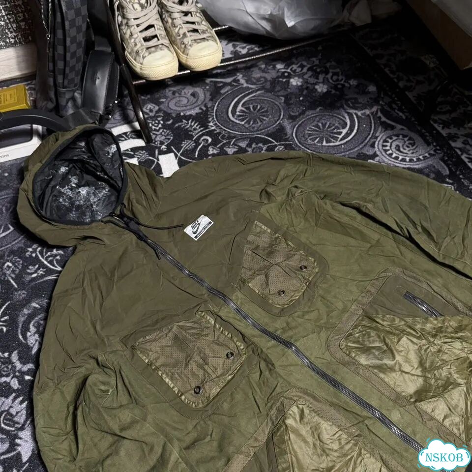 Ветровка Nike drill оригинал очень крутая фото 4