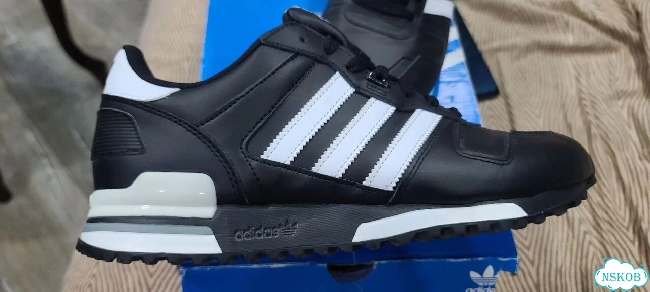 Мужские кроссовки Adidas ZX 700 фото 2