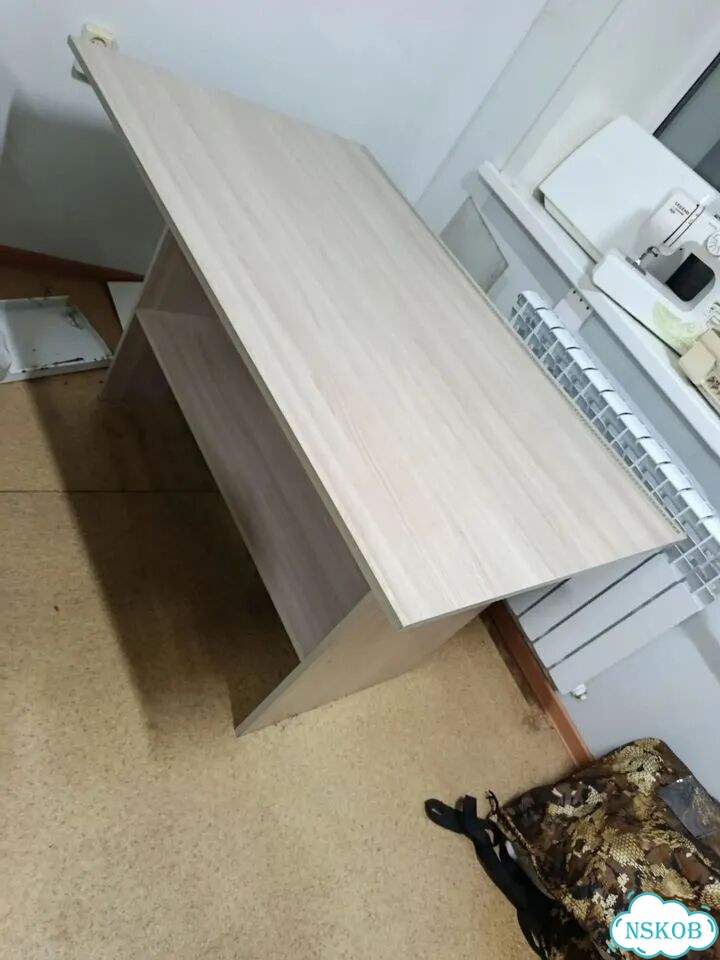 Стол фото 1