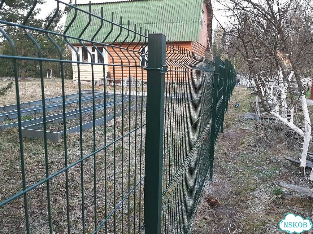 Установка забора из 3D сетки фото 3