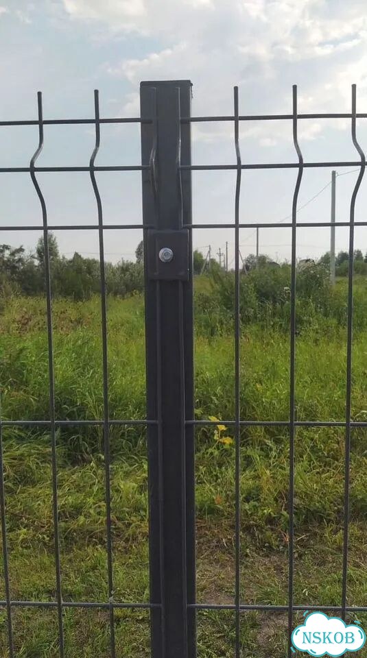 Установка забора из 3D сетки фото 6