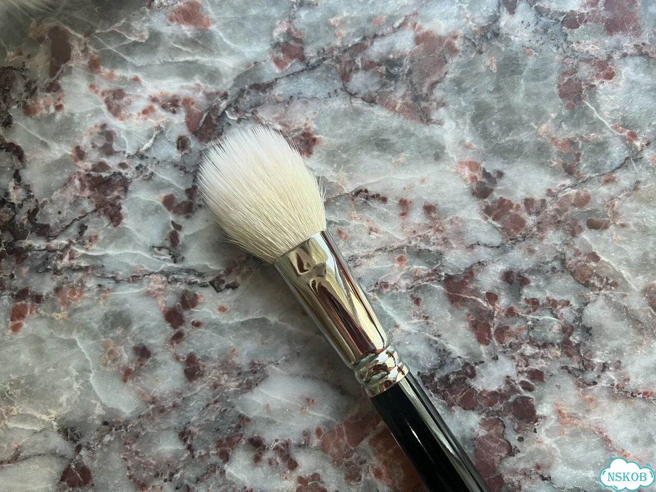 Annbeauty A1 Кисть для тона, румян, хайлайтера фото 3