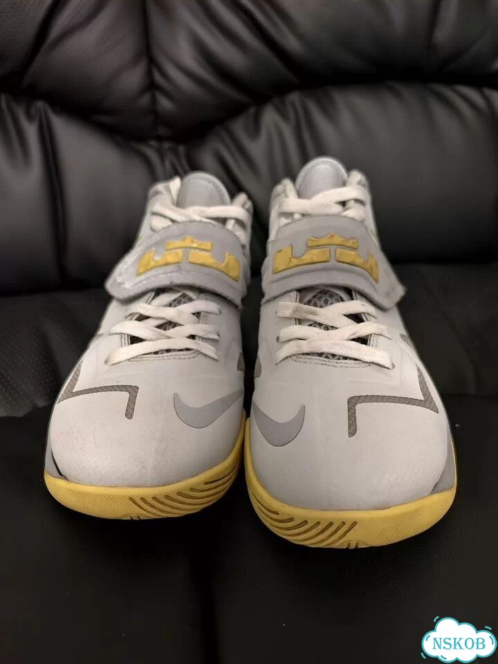 Кроссовки Nike Lebron Zoom Soldier VII фото 3