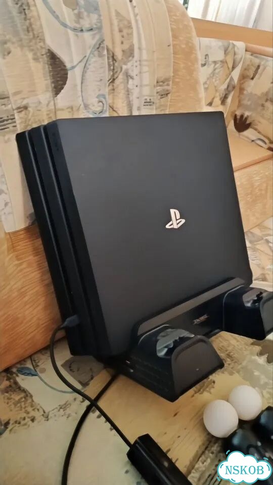 Игровая приставка ps4 с играми с дисками фото 1