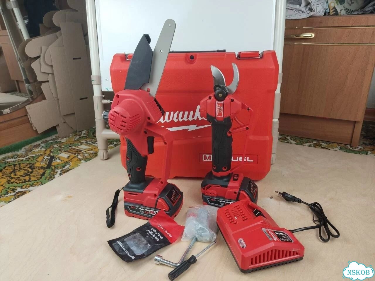 Набор Milwaukee 2в1 сучкорез+секатор фото 1