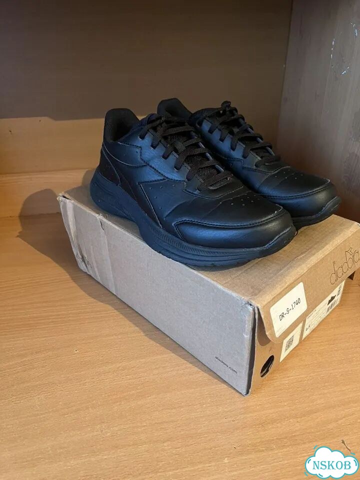 Кроссовки diadora фото 4