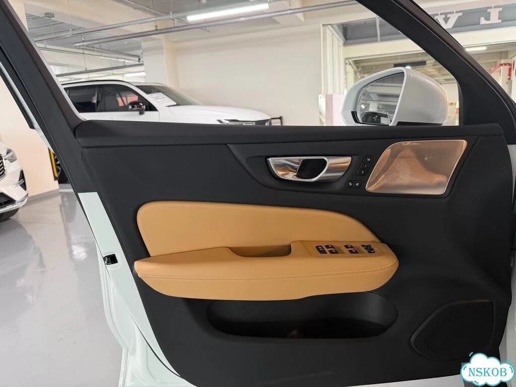 Volvo V60 Cross Country 2.0 AT, 2025, 5 200 км фото 15