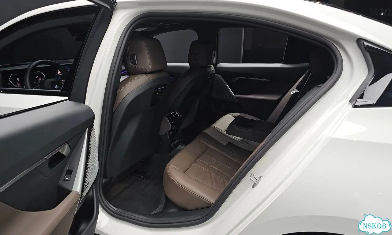 BMW 5 серия 2.0 AT, 2025, 7 500 км фото 24