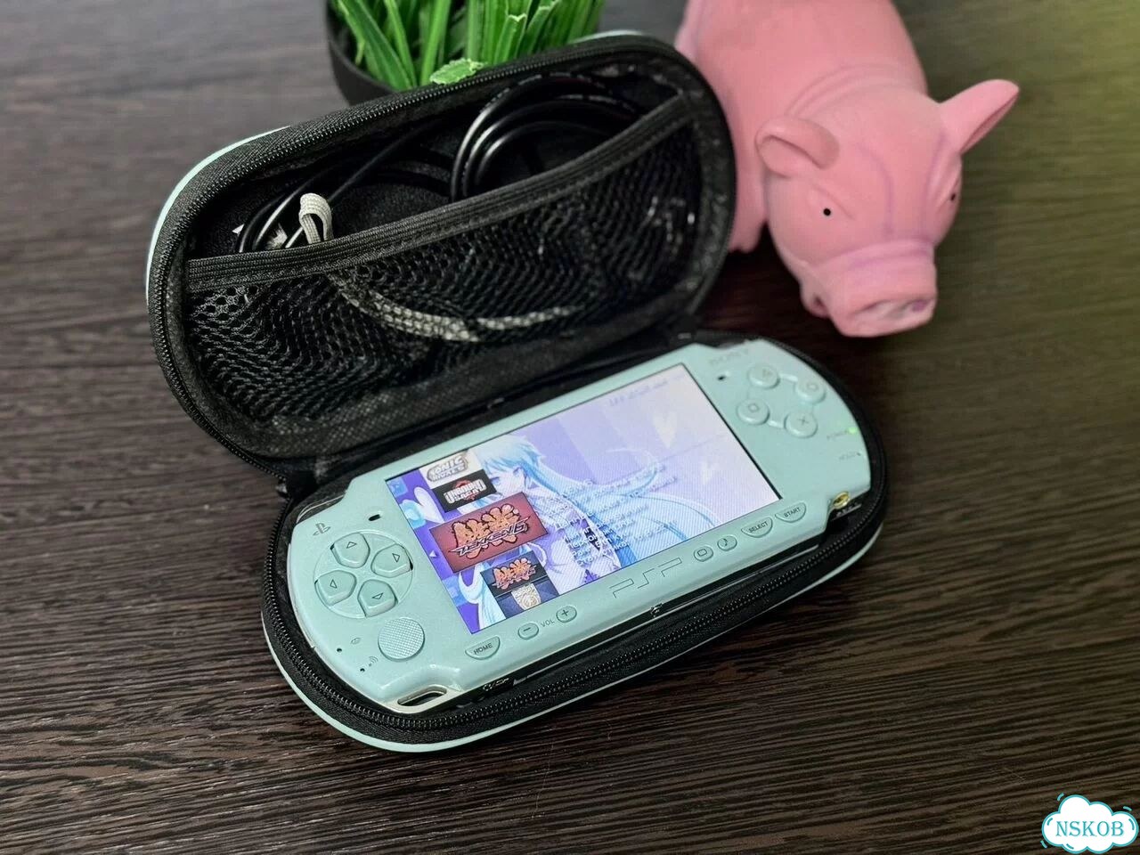 Sony psp slim (psp2000) фото 8