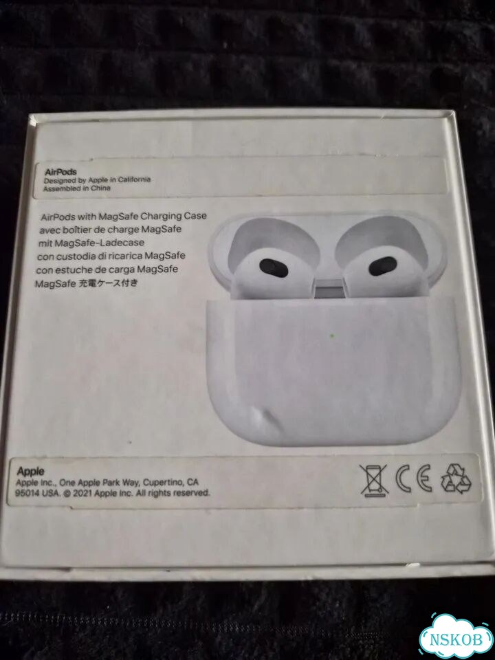 Наушники и часы Apple фото 1