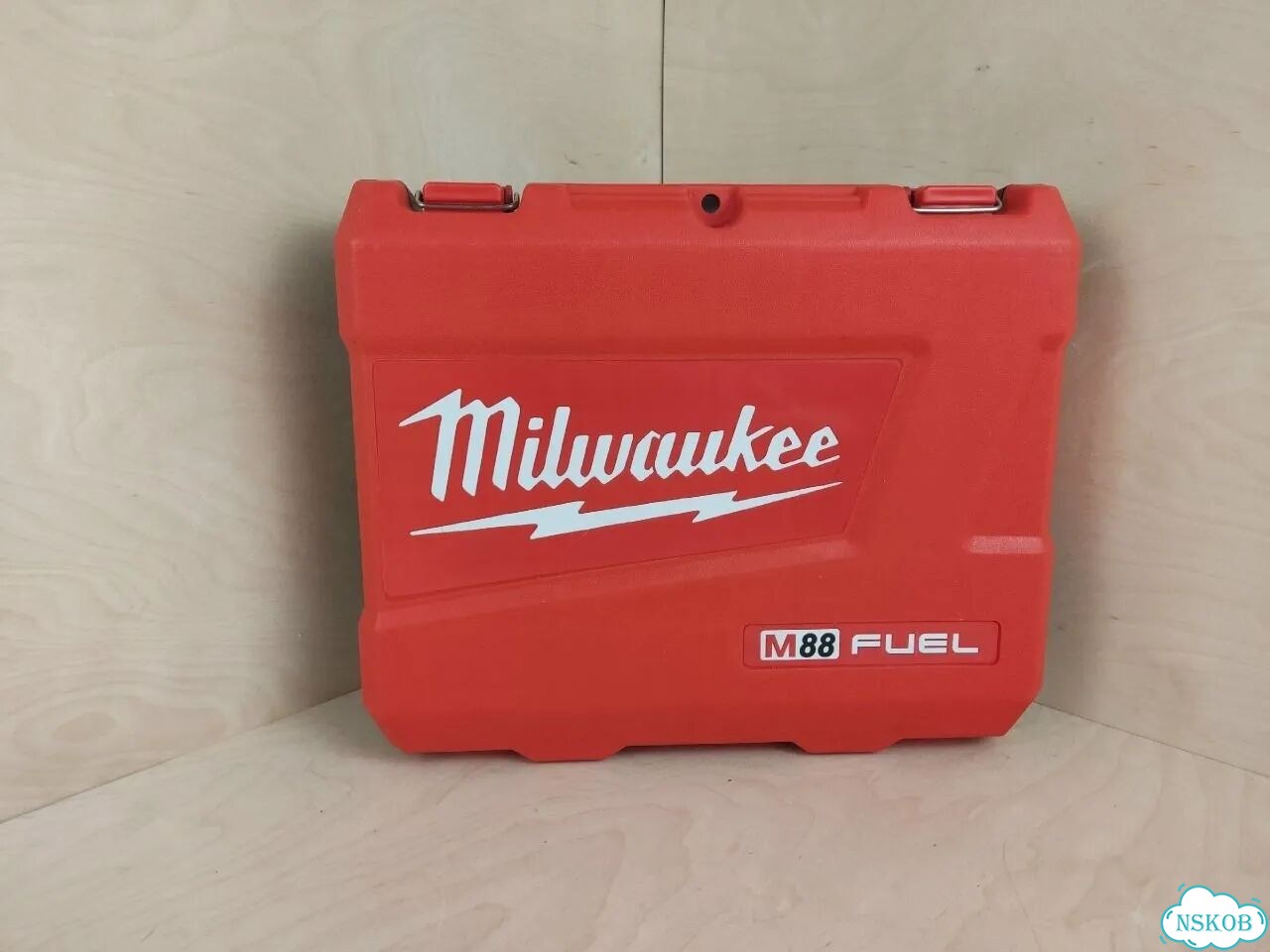 Секатор Milwaukee аккумуляторный с индикацией фото 10