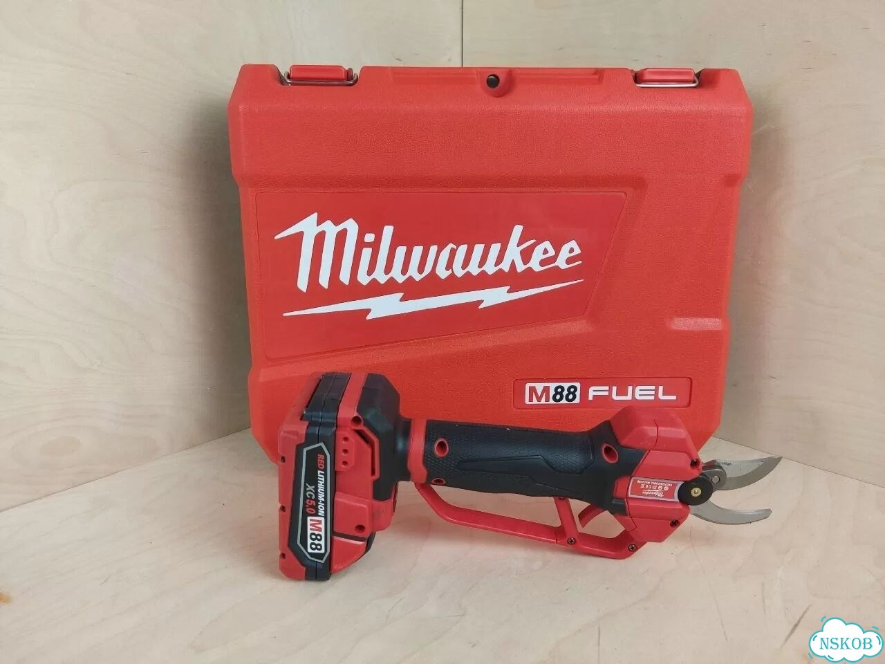 Секатор Milwaukee аккумуляторный с индикацией фото 9
