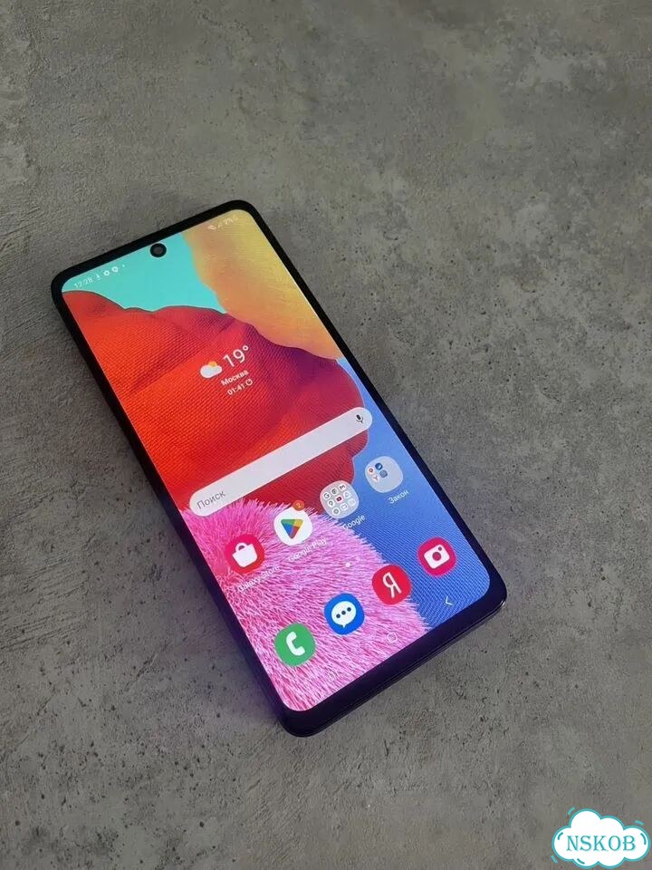 Samsung Galaxy A51, 4/64 ГБ, 2 SIM фото 1
