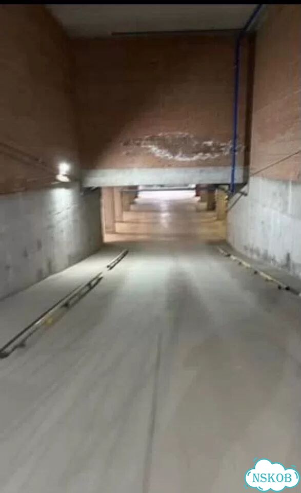 Машиноместо, 20 м² фото 1