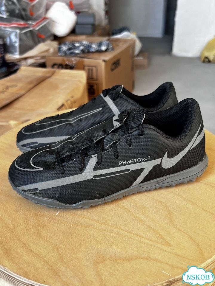 Футбольные бутсы nike фото 1