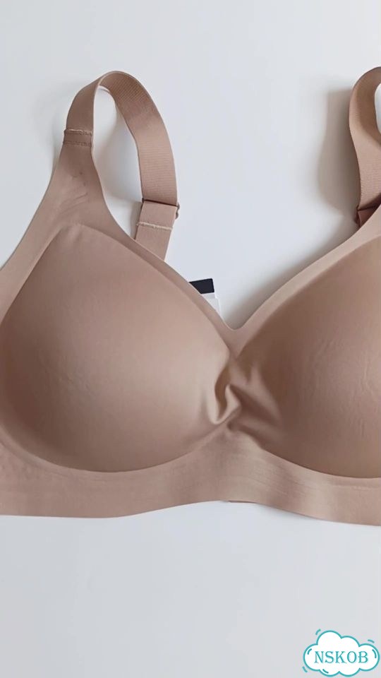 Бюстгальтер Indefini 95CDE push up новый бесшовный фото 1
