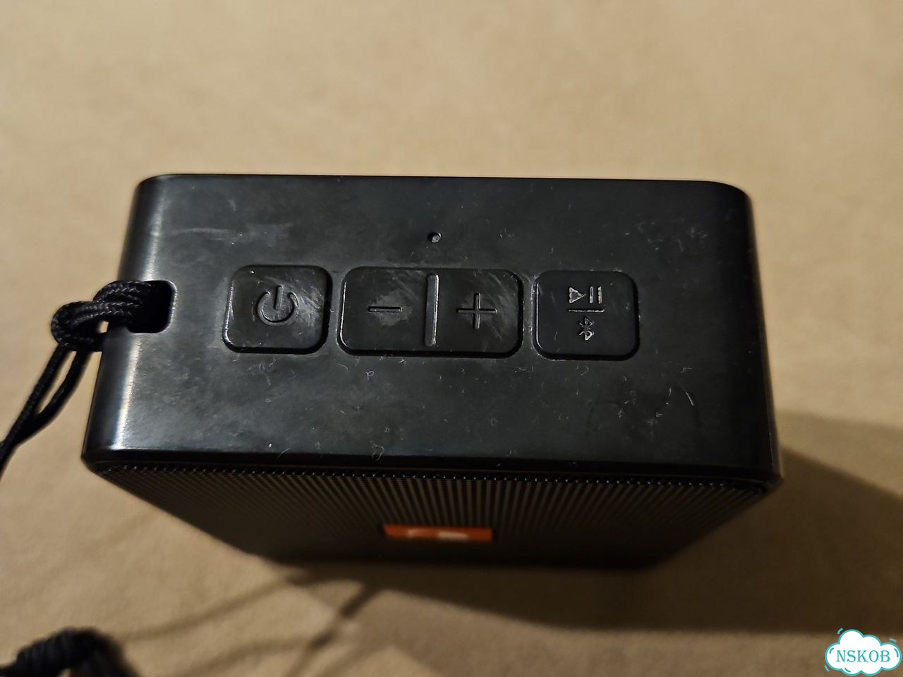 Портативная колонка Nakamichi Cubebox с проблемой фото 2