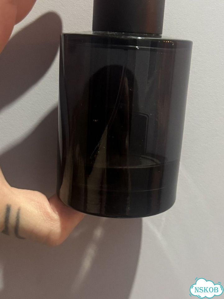TOM ford eau d'ombre leather фото 2