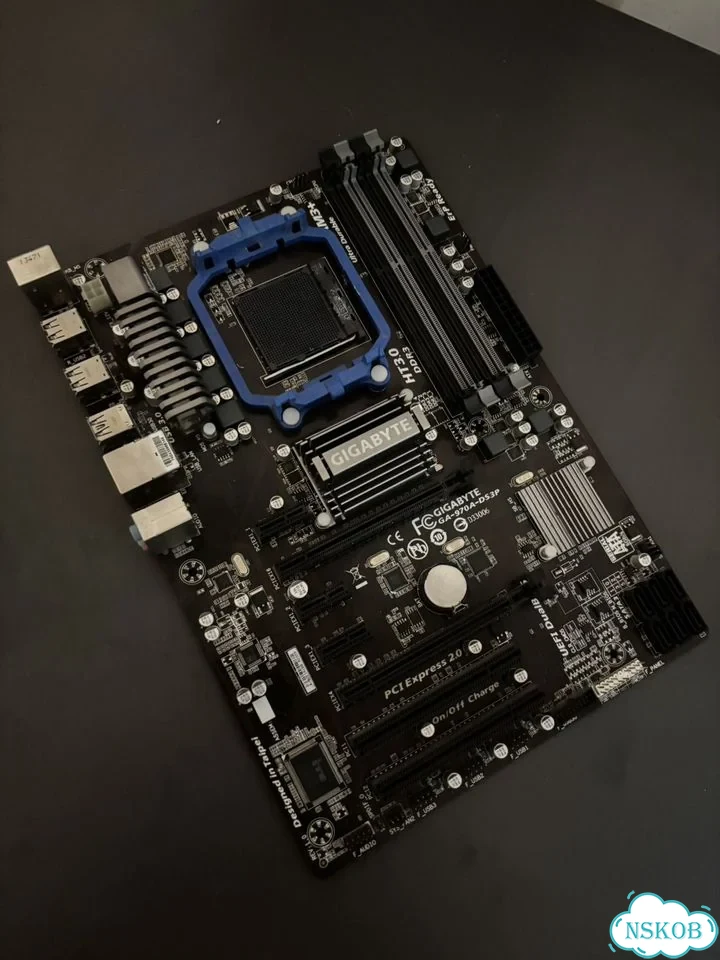 Материнская плата gigabyte am3+ фото 1