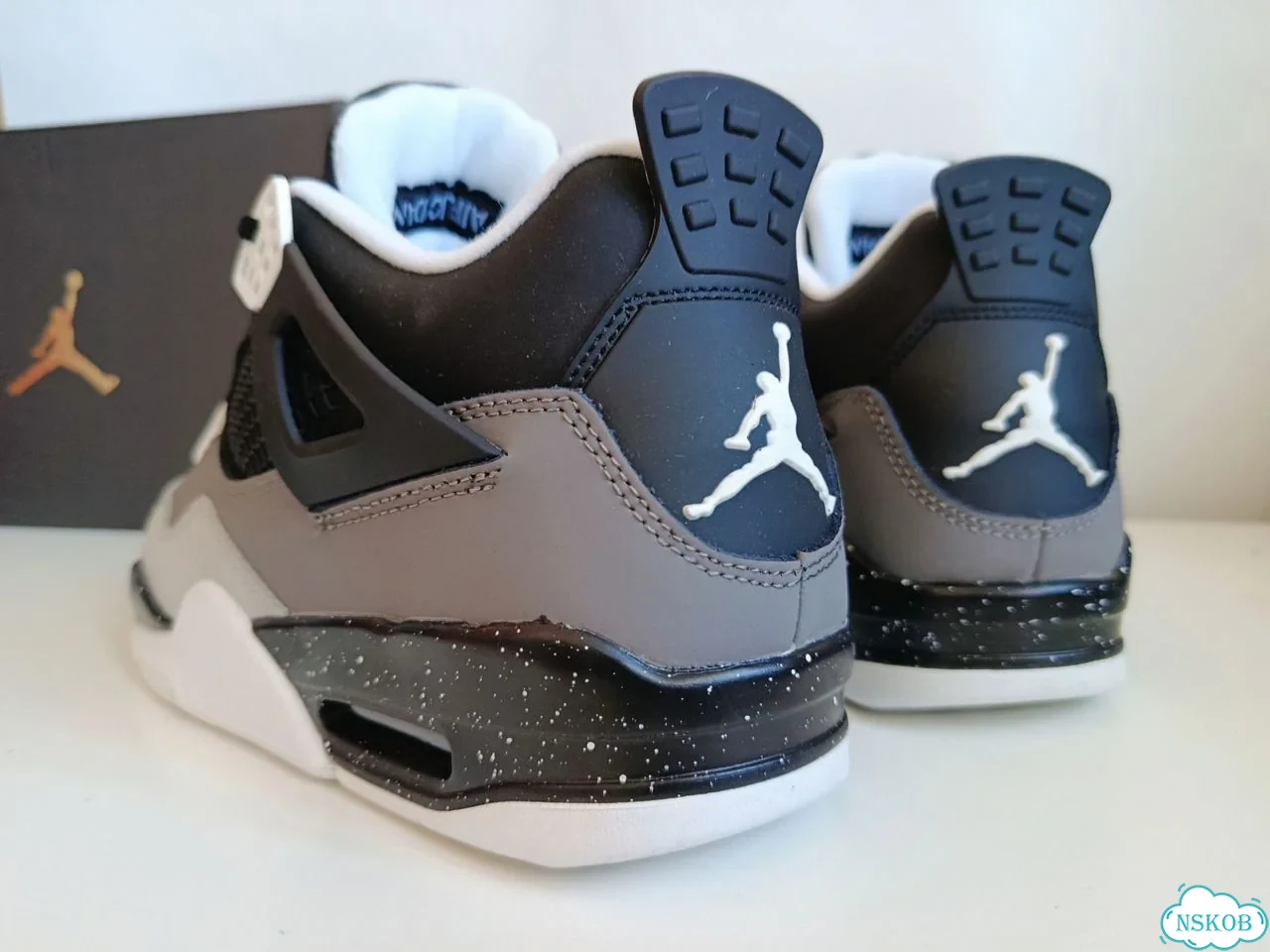 Кроссовки Nike Air Jordan 4 Retro фото 4