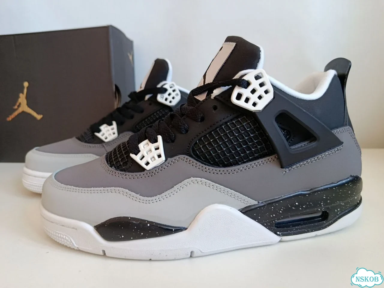 Кроссовки Nike Air Jordan 4 Retro фото 5