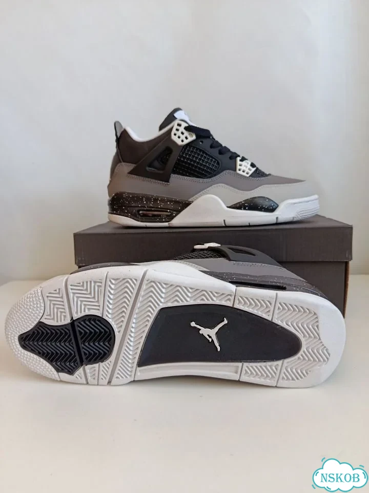 Кроссовки Nike Air Jordan 4 Retro фото 7
