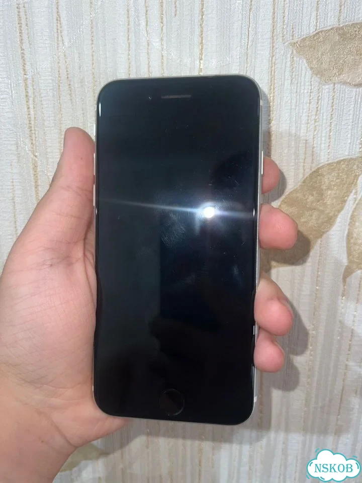 iPhone SE (2020), 128 ГБ, SIM + eSIM фото 1