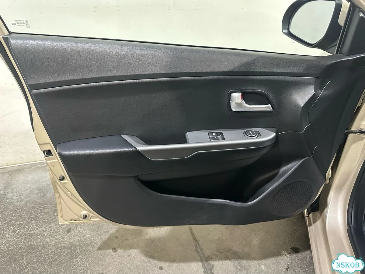 Kia Rio 1.4 AT, 2015, 124 643 км фото 10