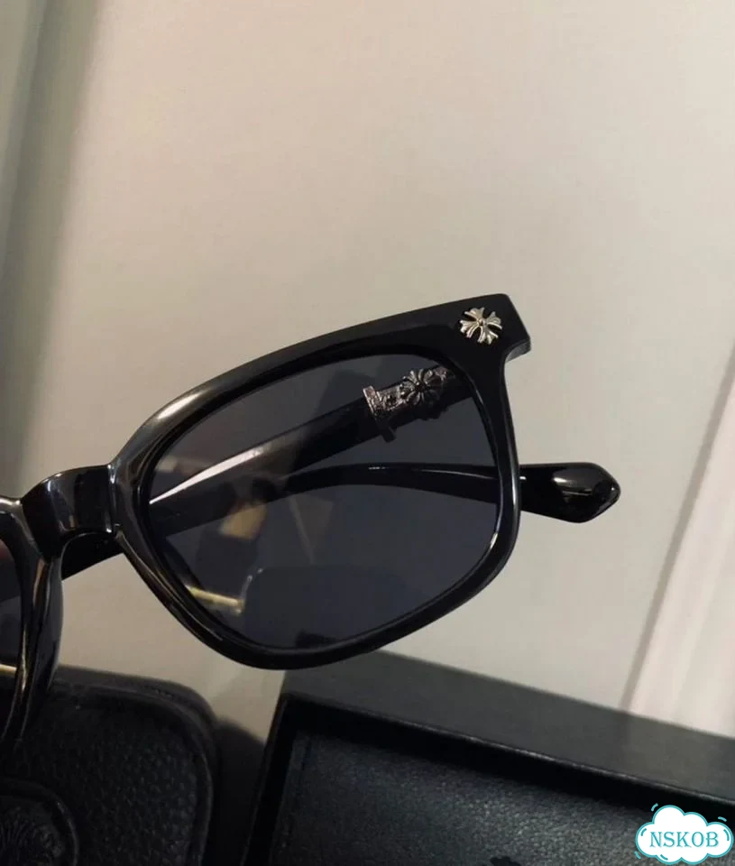 Солнцезащитные очки chrome hearts фото 1