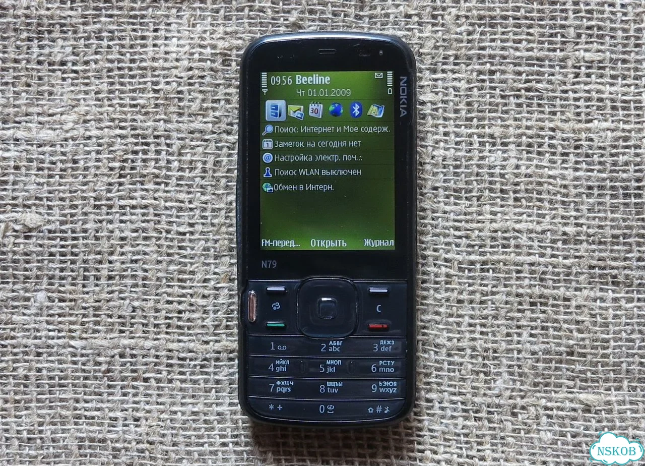 Nokia N79 фото 1