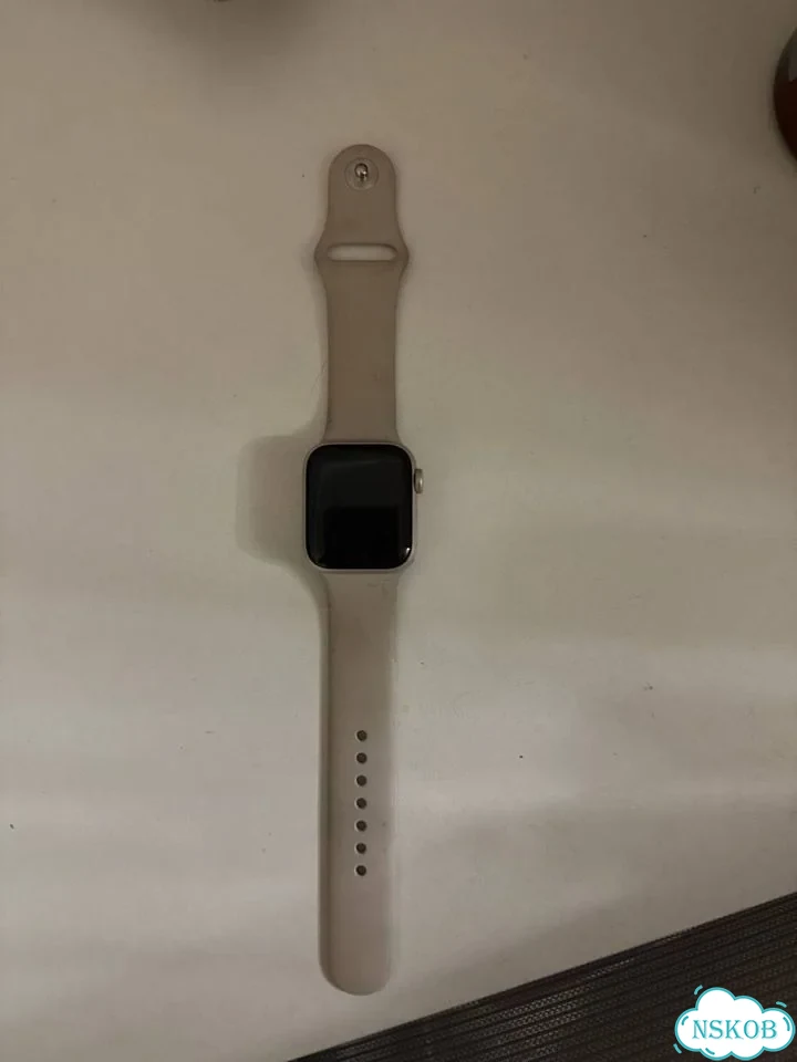 Apple Watch SE (GPS, 2-го поколения) фото 1