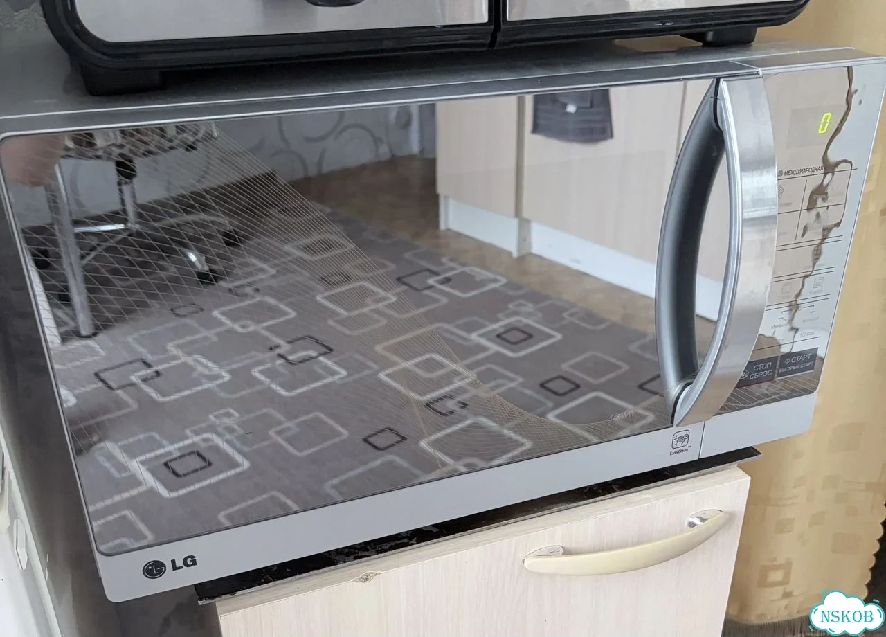 Микроволновка LG MH6843AAK с грилем фото 1