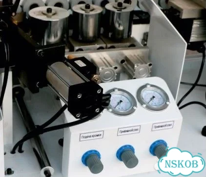 Автоматический кромкооблицовочный станок deltamachinery DM-400F фото 5