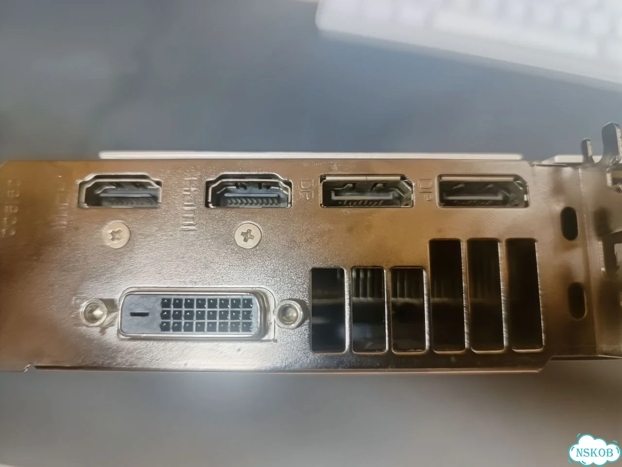 Sapphire nitro+ rx470 8gb. Описание фото 4