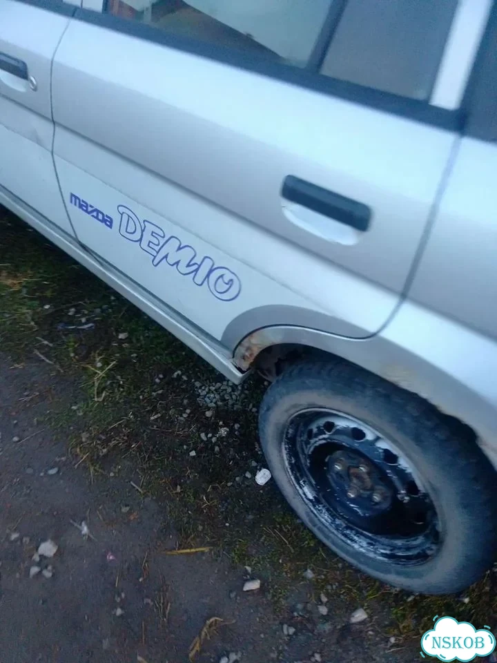 Mazda Demio 1.3 MT, 2000, битый, 368 000 км фото 1