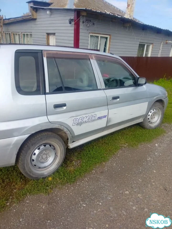 Mazda Demio 1.3 MT, 2000, битый, 368 000 км фото 10