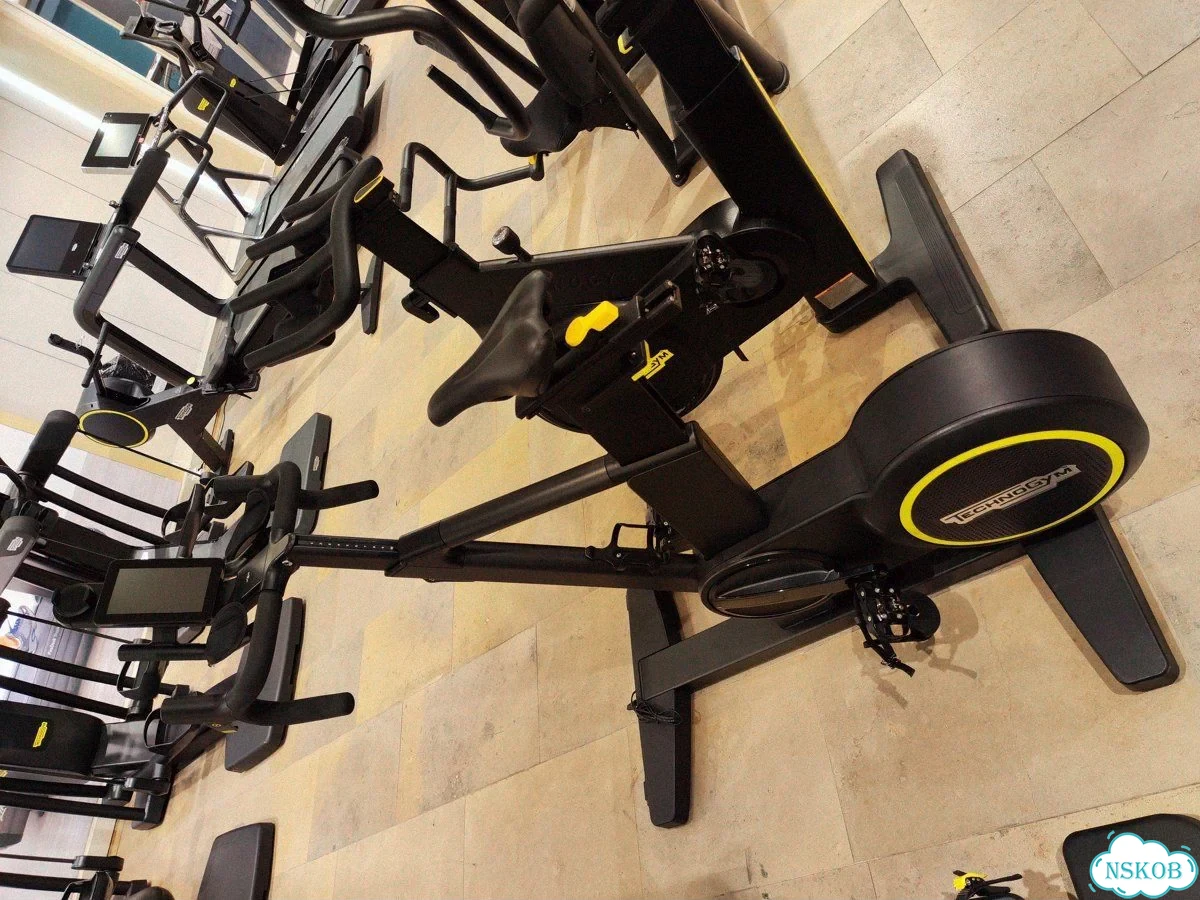 Шоссейный велотренажер Technogym Ride фото 3