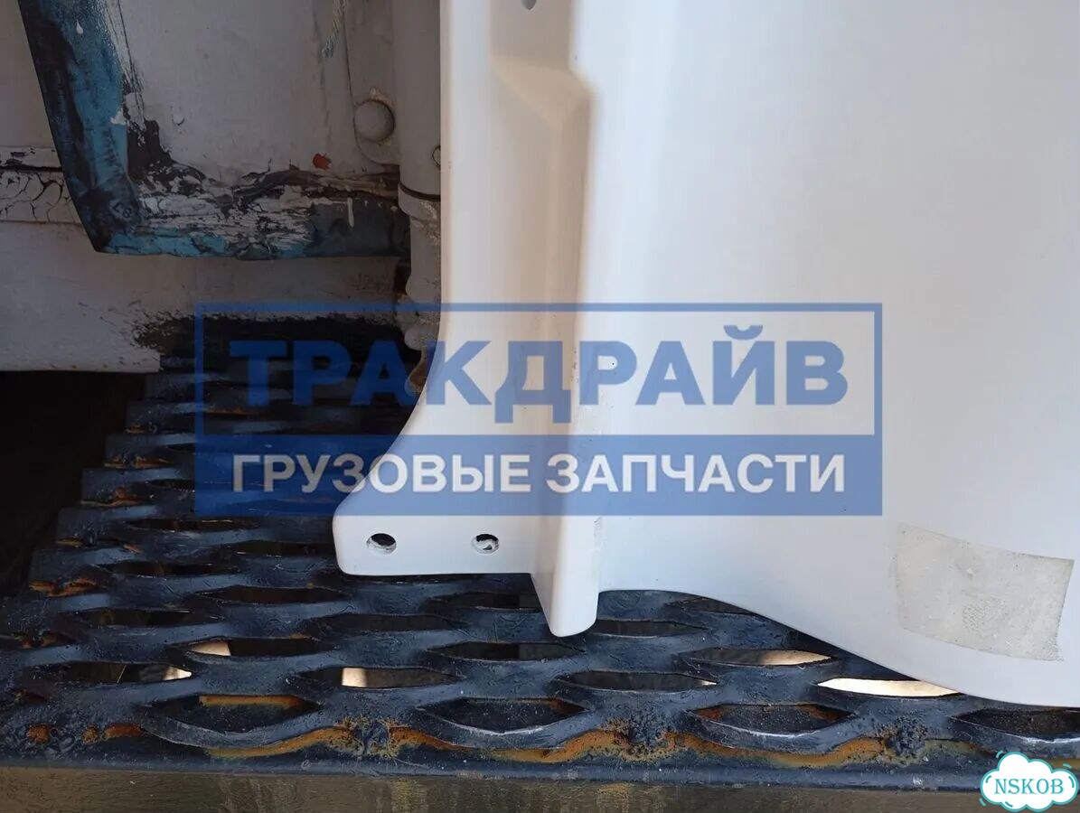 Накладка левой двери для Sitrak C7H фото 3