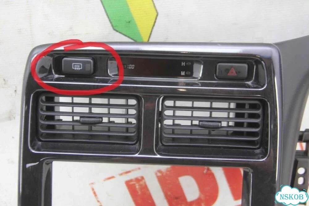 Кнопка обогрева заднего стекла Toyota Caldina ST195 фото 1
